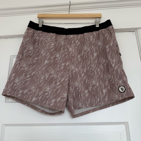 Vuori Maverick Volley Short - Picture 2 of 4